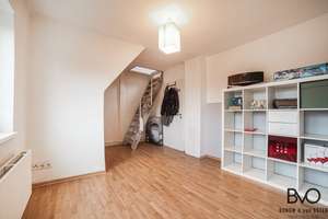 Wohnkomfort im Doppelpack: Kamin, Garten und Freiheit zum Einzug. – Die vollständige Adresse der Immobilie erhältst du vom Anbieter., 24147 Elmschenhagen, Kiel – Vorschaubild 16