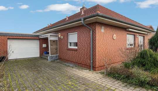 Bild von Solider Bungalow mit ca. 215 m² Wohn- und Nutzfläche in Grasleben