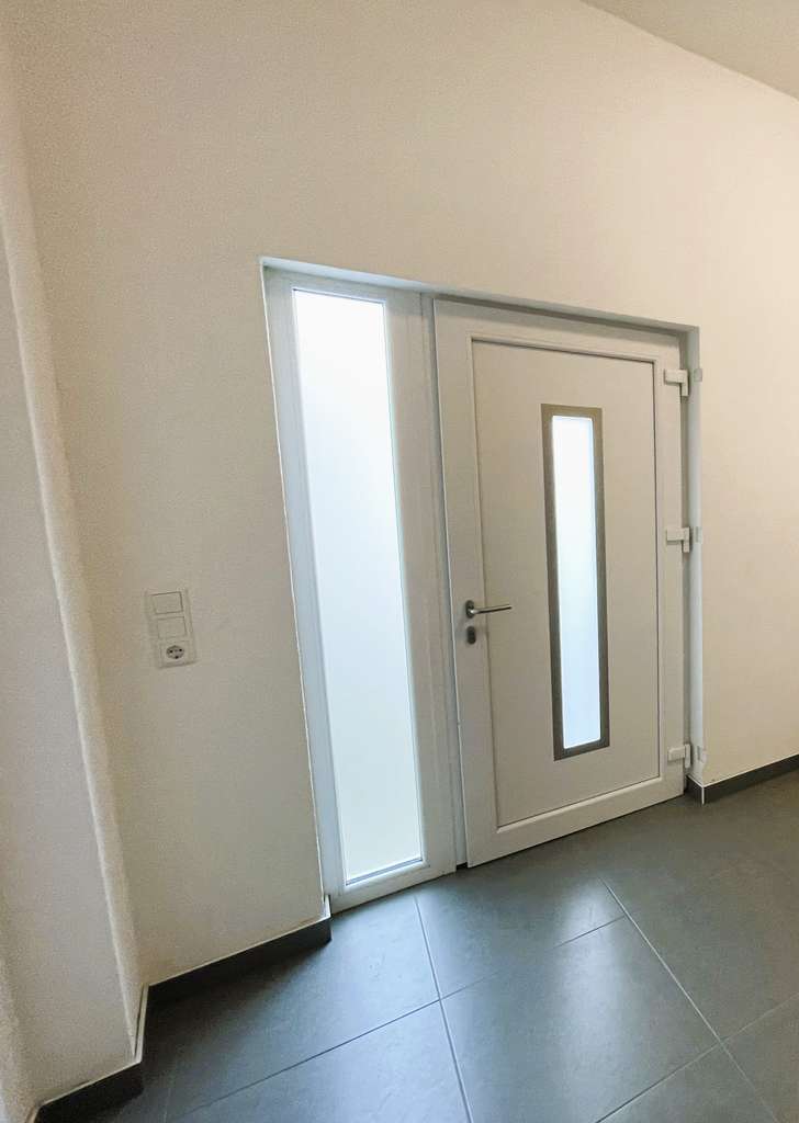 Immobilie in Riederich - Riederich, 4-Familienhaus (2mal2 Wohnungen),  Dachterrassen und Stellplätze - Bild 1