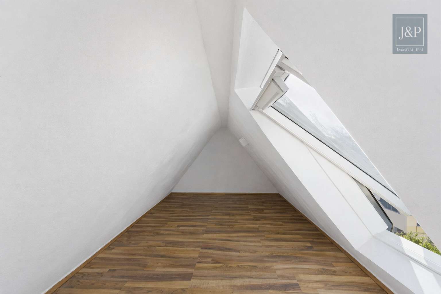 Immobilie in Dexheim - Zwei Häuser – ein Zuhause: Komplett sanierte Einfamilienhäuser für Familien in Mainz-Dexheim - Bild 1