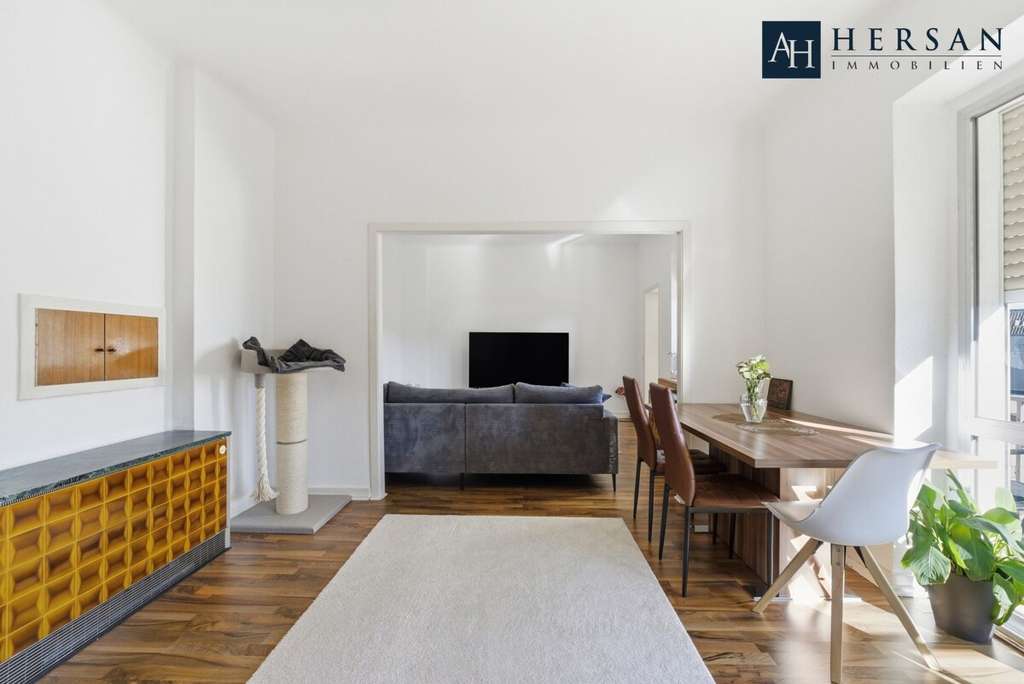 Immobilie in Stolberg - Attraktiv geschnittenes Ein- bis Zweifamilienhaus mit Garten in familiärer Lage von Stolberg! - Bild 1