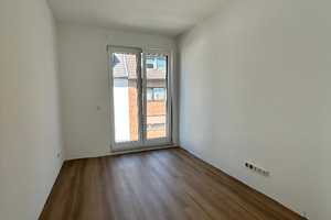 Haus im Haus,  Garten Wohnung eig. Eingang, 206 m² Wfl. 5 Zi, Terr, TG-Stellpl.,  Hobby-Raum, Keller – Hinter der Böck 8, 40221 Düsseldorf – Vorschaubild 9