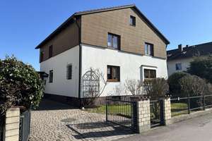 Ein-/Zweifamilienhaus in Tegernheim – Die vollständige Adresse der Immobilie erhältst du vom Anbieter., 93105 Tegernheim – Vorschaubild 1
