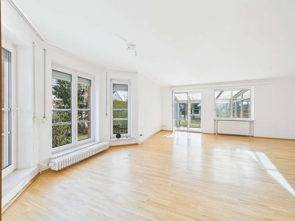 Immobilie in Wismar - Flexibles Zweifamilienhaus mit Doppelgarage und vielseitigem Untergeschoss - Bild 3