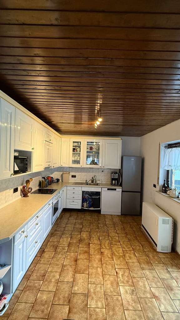 Immobilie in Linkenheim-Hochstetten - Modernes Einfamilienhaus mit Pool, großem Grundstück & viel Potenzial - Bild 3