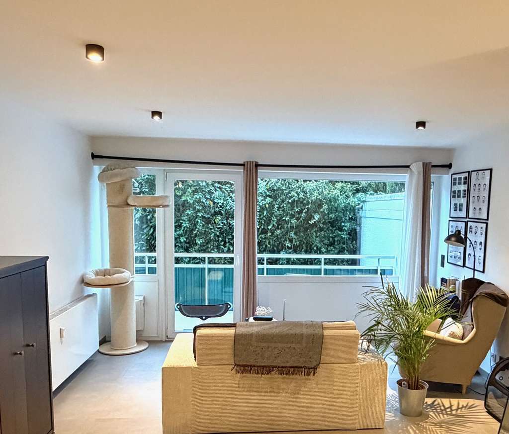 Siegburg-Wolsdorf, modernisiertes Appartement mit Pkw-Stellplatz