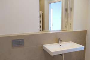 Stilvolle 2-Zimmer-Erdgeschosswohnung mit Terrasse und Garten in Regensburg – Sarmanna-Straße 16, 93049 Westenviertel, Regensburg – Vorschaubild 8