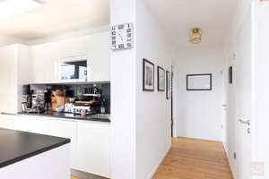 Modern wohnen im IN-TOWER – stilvolle 3 ZKB, EBK, Holzböden, TG, Balkon, Aufzug, IN-Nordbahnhof – 85049 Nordwest, Ingolstadt – Vorschaubild 5