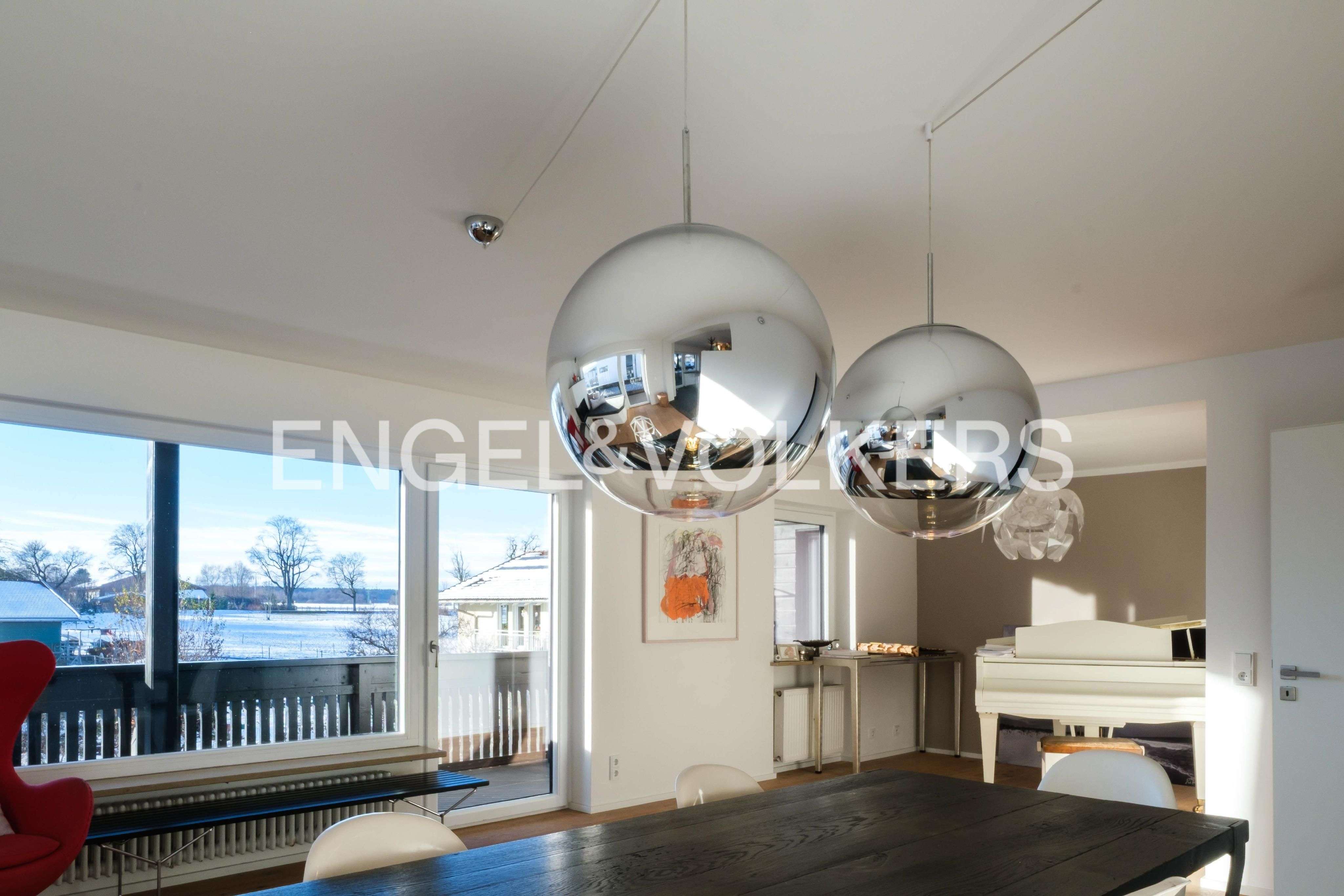 Immobilie in Warngau - Morgens an den Weiher, abends an den Kamin: Ihr Familien-Refugium zwischen Holzkirchen und Tegernsee - Bild 0