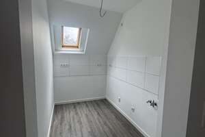 Alltagstaugliche 3-Zimmer-Wohnung mit Balkon in Köln – Zülpicher Straße 15, 50937 Neustadt/Süd, Köln – Vorschaubild 5