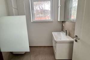 Großzügiges Neubau Einfamilienhaus mit ca. 160 m² auf drei Ebenen in Berlin Rudow – Die vollständige Adresse der Immobilie erhältst du vom Anbieter., 12487 Johannisthal, Berlin – Vorschaubild 25