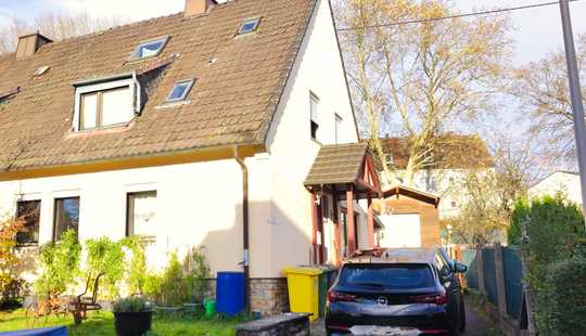 Bild von Ein-/Zweifamilienhaus in begehrter Lage mit großem Werkstatt-Bereich & Schlossblick