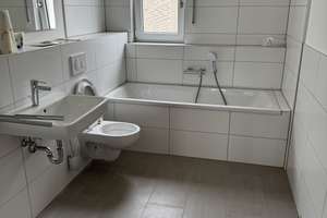 3-Zimmer Neubauwohnung als Erstbezug mit Terrasse, Einbauküche & Wallbox – Donnersbergring 8, 64295 Mitte, Darmstadt – Vorschaubild 3