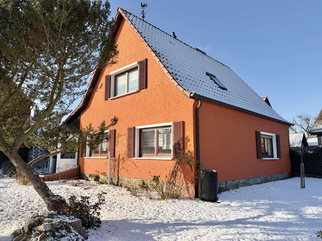 Immobilie in Groß Pankow (Prignitz) - Einfamilienhaus viel Potenzial: großes Grundstück mit Scheune und Garage - Bild 1