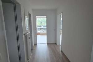 Schöne, helle 3-Zimmer-Wohnung mit großem Balkon – Tapachstraße 75, 70437 Rot, Stuttgart – Vorschaubild 3