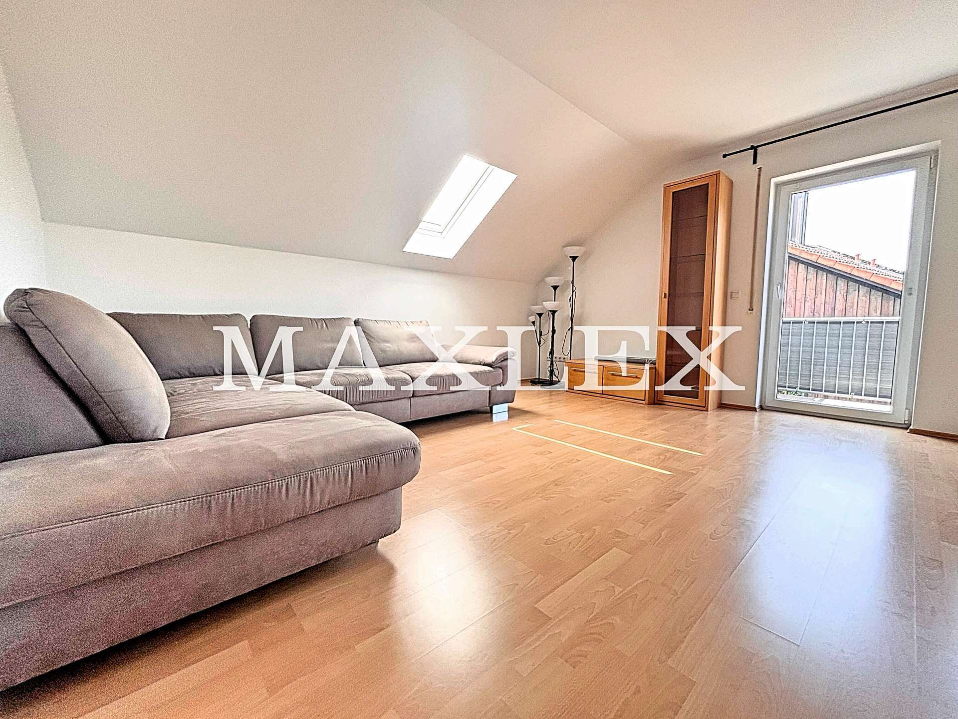 Immobilie in Salzweg - Stilvolle 2,5-Zimmer-Wohnung über zwei Ebenen - Bild 1