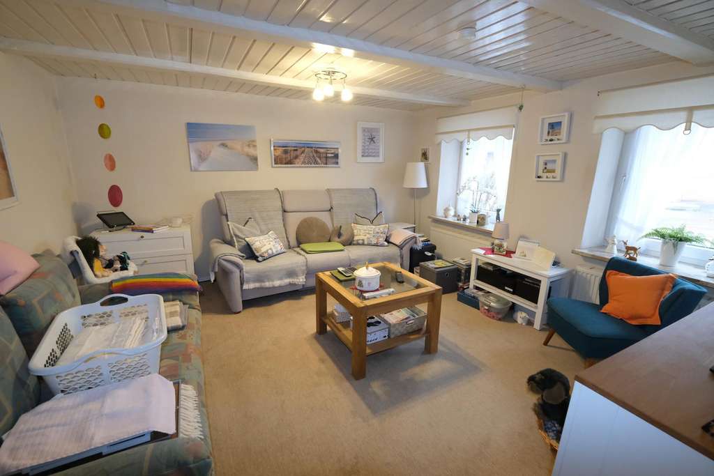 Immobilie in Goosefeld - Wohnen unter Reet: Kleine Reetdach-Doppelhaushälfte im alten Dorfkern von Goosefeld - Bild 2