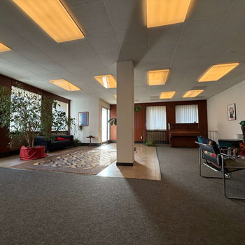 Großzügige Erdgeschosswohnung mit vielfältigen Nutzungsmöglichkeiten in Neckarau