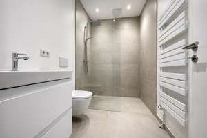Hollenders Immobilien: Exklusives Architekten-Townhouse als Erstbezug n zentraler Lage von Sürth – Falderstraße 26, 50999 Sürth, Köln – Vorschaubild 14