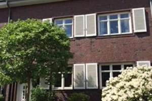 Zooviertel: stilvolles 12 Zimmer Einfamilienhaus mit Garten 