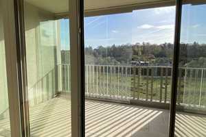 Stadt trifft Park - 2-Zimmer Wohnung mit EBK, Balkon &Loggia sowie TG STP! – Gertraud-Kaltenecker-Straße  24, 93049 Regensburg – Vorschaubild 2