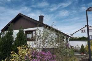 Möhnesee-Delecke - freistehendes Einfamilienhaus - teilbar in zwei Wohnungen   – Die vollständige Adresse der Immobilie erhältst du vom Anbieter., 59519 Möhnesee – Vorschaubild 1