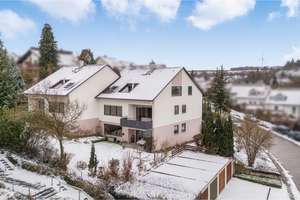 Sehr stark & souverän.
Dreifamilienhaus in Elchingen (Thalfingen)
Drei Wohnungen | 3 Garagen | STP – Junginger Str. 43, 89275 Elchingen – Vorschaubild 8
