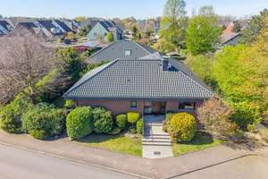 Großer Bungalow mit 2 Gärten und Garage in Feldhausen – Die vollständige Adresse der Immobilie erhältst du vom Anbieter., 46244 Feldhausen, Bottrop – Vorschaubild 6