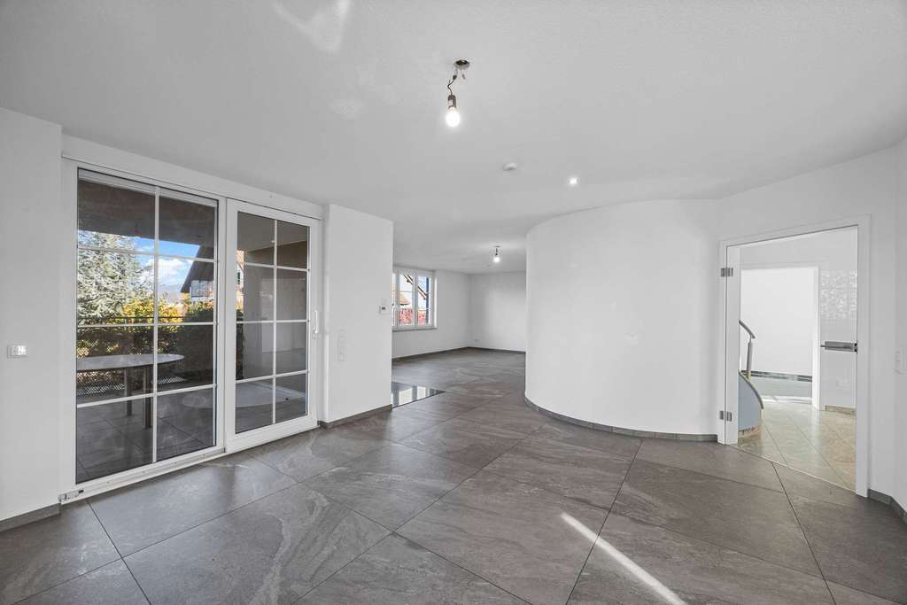 Immobilie in Efringen-Kirchen - HERRLICHES EINFAMILIENHAUS MIT EINLIEGERWOHNUNG IM SCHÖNEN EFRINGEN-KIRCHEN - MAPPACH - Bild 2