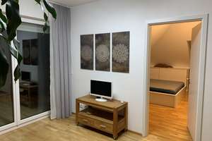 Modernisierte 2-Zimmer-Dachgeschosswohnung in Ingolstadt – Grimmstraße 1, 85055 Nordost, Ingolstadt – Vorschaubild 4