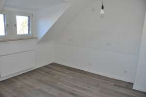 Zum Verlieben: 2,5 Raum Dachgeschosswohnung in Essen-Schonnebeck. Besser geht´s nicht! – Nachbarnweg 2, 45309 Schonnebeck, Essen – Vorschaubild 6