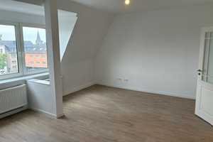 ERSTBEZUG nach Sanierung. Neuwertige EINBAUKÜCHE. TOP-Lage! – Bergstr. 34a, 42651 Solingen – Vorschaubild 5