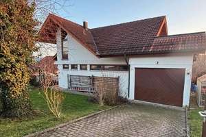 Wohnen mit Charakter: Großzügiges Haus in Eberstadt
