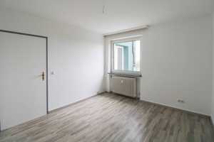 Einziehen & Ausblick genießen – Renovierte 2-Zimmer-Wohnung mit Fernsicht auf Erbbaugrund – Lübeck – Vorschaubild 6