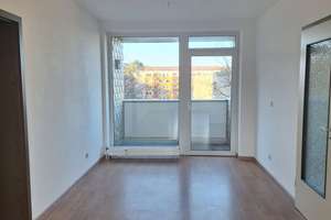 Helle, ruhige 3-Zimmer-Wohnung mit zwei Balkonen in Erlangen – Schallershofer Str. 46a, 91056 Steinforst, Erlangen – Vorschaubild 2
