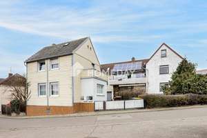 Charmantes Immobilienensemble mit historischem Flair – Vorderhaus & Hinterhaus mit vier WEs – Die vollständige Adresse der Immobilie erhältst du vom Anbieter., 35633 Lahnau – Vorschaubild 1