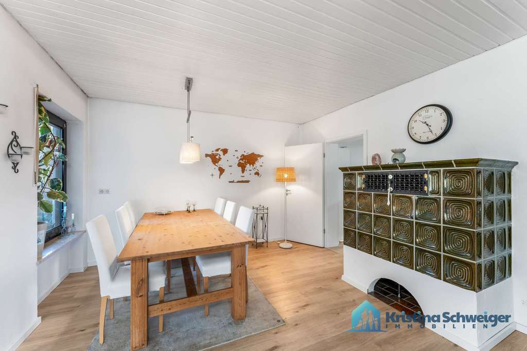 Immobilie in Altdorf bei Nürnberg - Zeitnah bezugsfrei! Stilvoll modernisierte 5-Zimmer-Whg mit Charakter - Bild 3