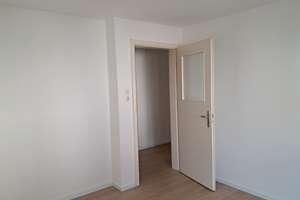2 Zimmer Hochparterre  neu gestrichen - ruhige Lage in Luginsland! – Die vollständige Adresse der Immobilie erhältst du vom Anbieter., 70327 Gehrenwald, Stuttgart – Vorschaubild 9