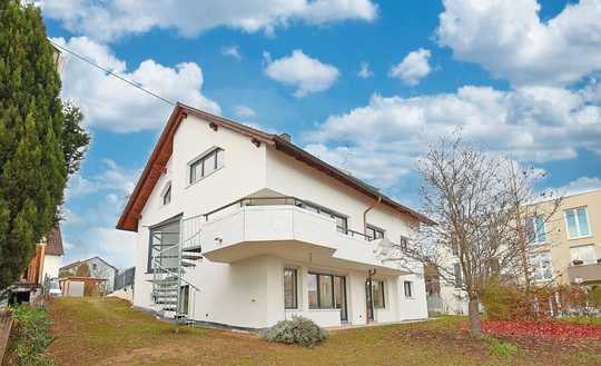 Dreiparteienhaus im Erstbezug nach hochwertiger Komplettsanierung