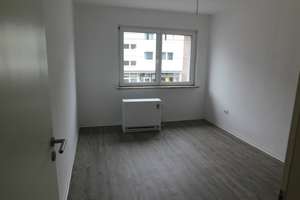 Frisch renoviert! Klasse 3-Zimmer-Wohnung mit Balkon! – Frintroper Str. 19, 45355 Schönebeck, Essen – Vorschaubild 4