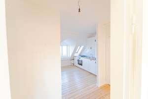Charmante DG-Wohnung  - renoviert, mit neuer EBK und separatem Speicher in Lübeck – Schwartauer Allee 121, 23554 Sankt Lorenz Nord, Lübeck – Vorschaubild 3