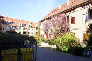 Dachgeschosswohnung mit Ausbaureserve in denkmalgeschützter Wohnanlage in Augsburg – Tunnelstraße 13, 86156 Kriegshaber, Augsburg – Vorschaubild 3