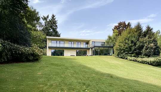 Bild von Mid-Century-Villa auf 3.600 m² Traumgrundstück mit einzigartigem Entwicklungspotential in Toplage