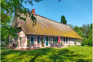 Traditionelles, reetgedecktes Fachwerkbauernhaus Ensemble mit Stall und Gästehaus – Die vollständige Adresse der Immobilie erhältst du vom Anbieter., 21683 Stade – Vorschaubild 2