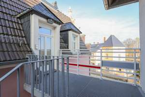 +++ Traumhafte Maisonettewohnung im Landhausstil mit Balkon, Parkett und Kamin +++ – Die vollständige Adresse der Immobilie erhältst du vom Anbieter., 1465 Langebrück, Dresden – Vorschaubild 6