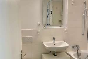 Helles 1-Zimmer-Appartement mit Balkon im 12. OG im Olympiadorf – Die vollständige Adresse der Immobilie erhältst du vom Anbieter., 80809 Am Riesenfeld, München – Vorschaubild 6