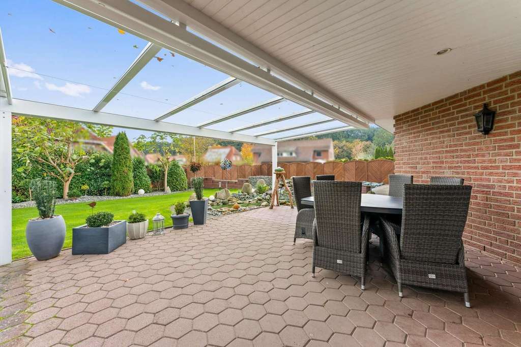 Immobilie in Beverstedt - Attraktives Einfamilienhaus auf herrlichem Grundstück mit Pool und Solaranlage - Bild 1