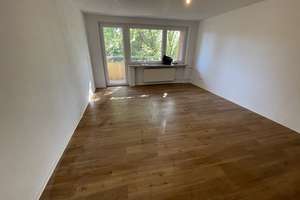 renovierte 2 Zimmer Wohnung mit Balkon