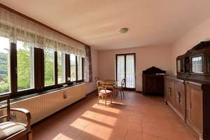 Gepflegtes Mehrfamilienhaus mit 3 Wohneinheiten und großem Garten – Die vollständige Adresse der Immobilie erhältst du vom Anbieter., 97737 Gemünden am Main – Vorschaubild 6