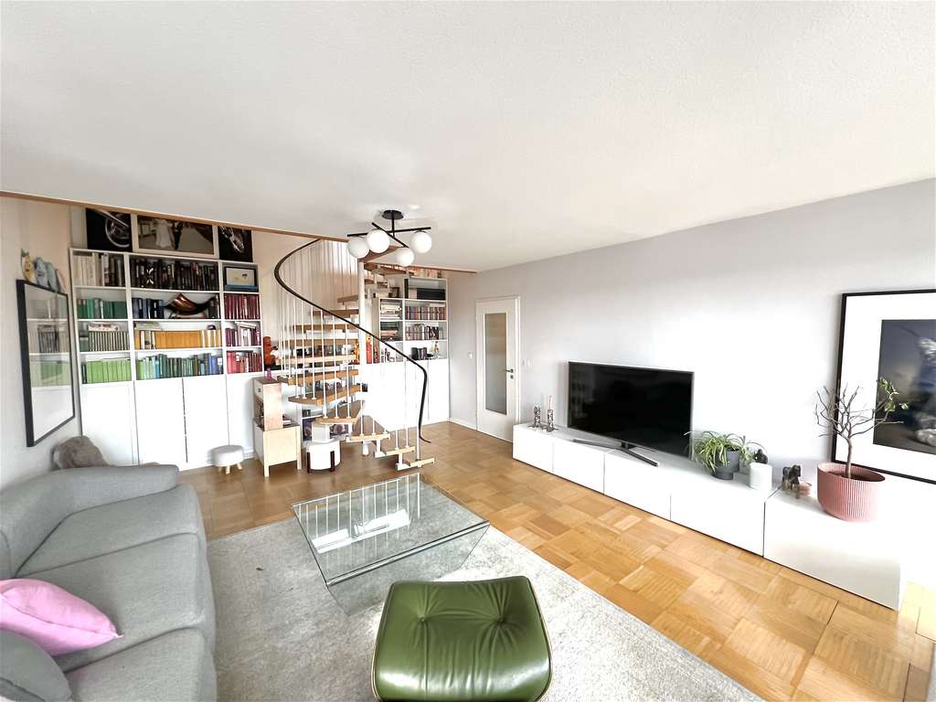 Immobilie in Puchheim - Provisionsfrei: Maisonette mit 64 m² Dachterrasse, freiem Blick und Nähe zu München - Bild 4